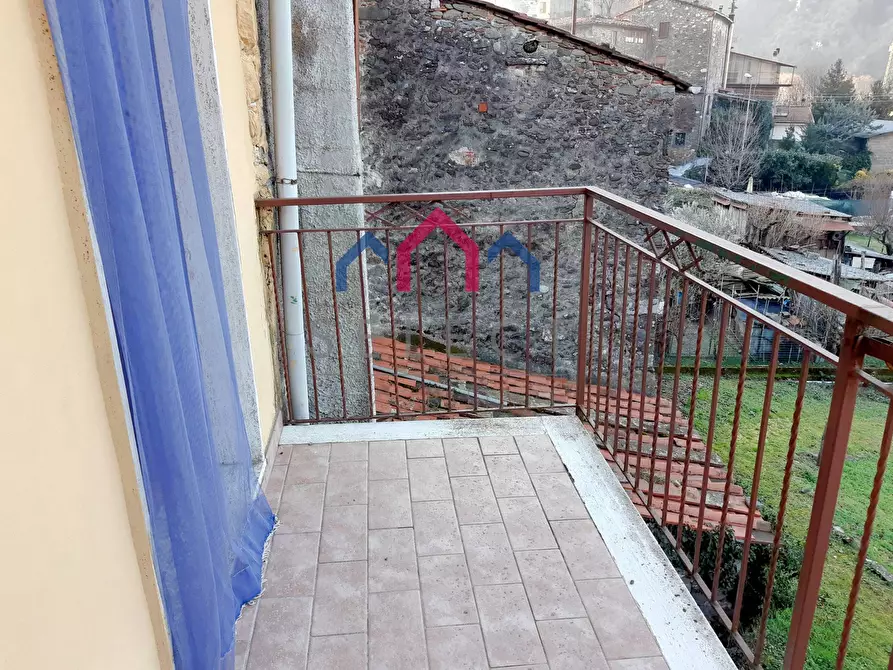 Immagine 38 di Casa semindipendente in vendita  a Borgo A Mozzano