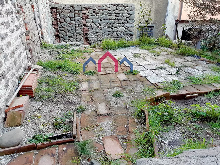 Immagine 58 di Casa semindipendente in vendita  a Borgo A Mozzano