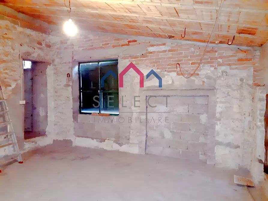 Immagine 61 di Casa semindipendente in vendita  a Borgo A Mozzano