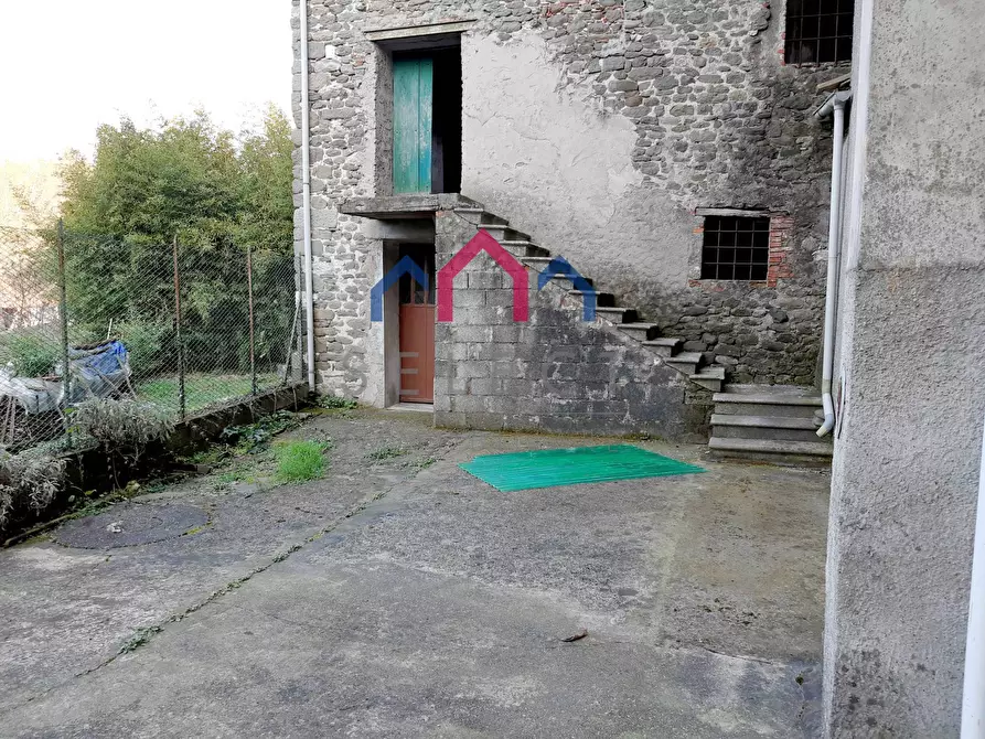 Immagine 5 di Casa semindipendente in vendita  a Borgo A Mozzano
