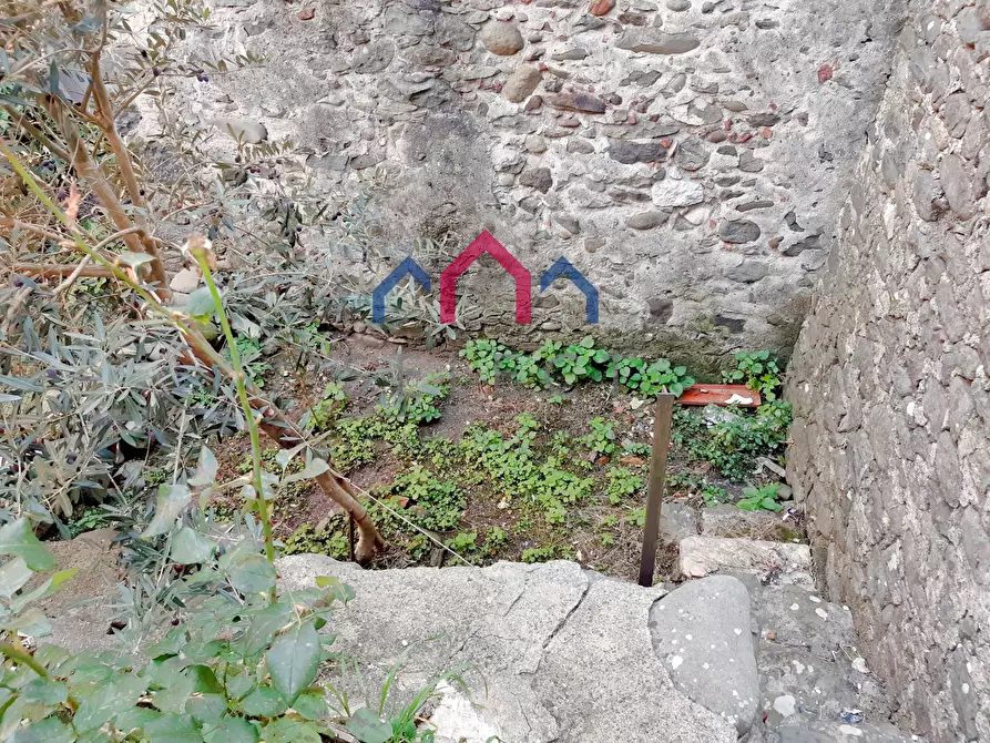 Immagine 56 di Casa semindipendente in vendita  a Borgo A Mozzano