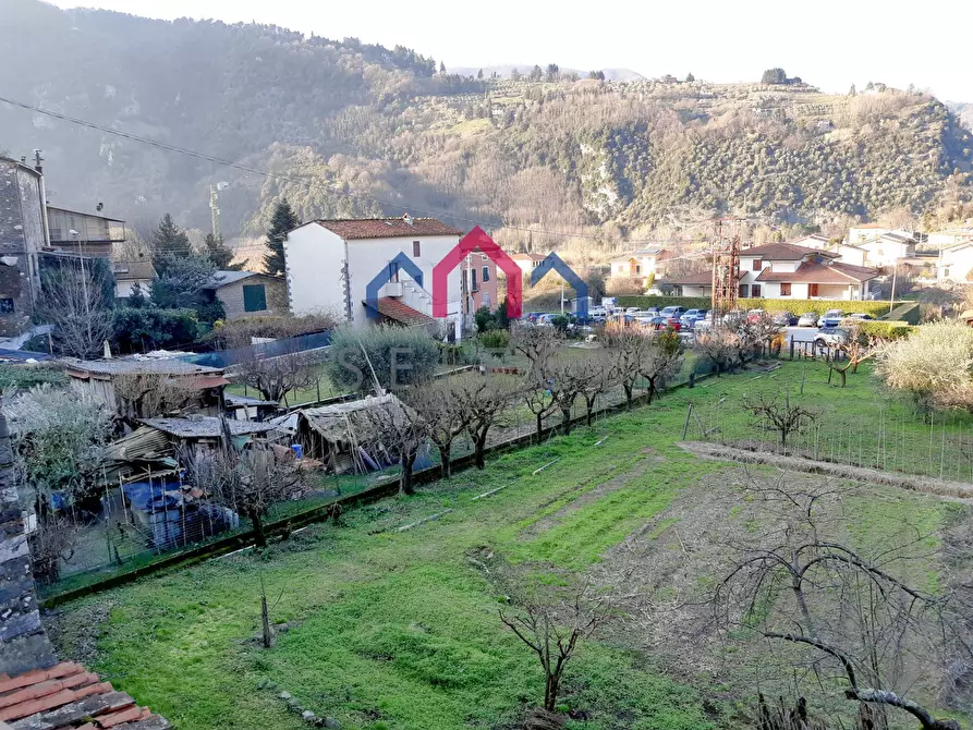 Immagine 39 di Casa semindipendente in vendita  a Borgo A Mozzano
