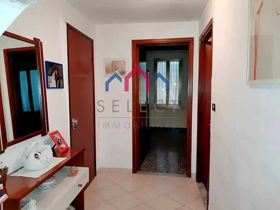 Immagine 8 di Casa semindipendente in vendita  a Borgo A Mozzano