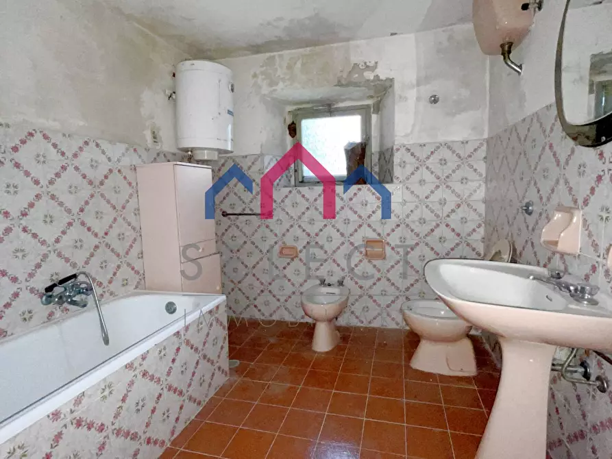 Immagine 23 di Casa semindipendente in vendita  a Borgo A Mozzano