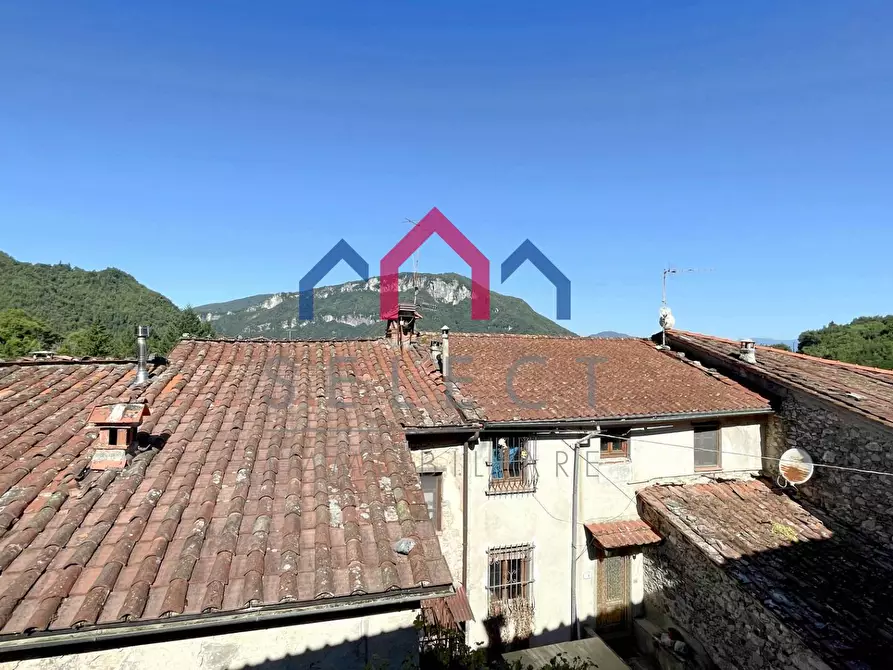 Immagine 29 di Casa semindipendente in vendita  a Borgo A Mozzano