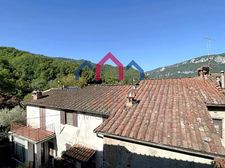 Immagine 28 di Casa semindipendente in vendita  a Borgo A Mozzano
