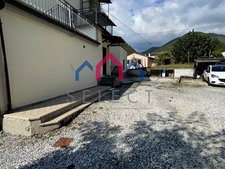 Immagine 4 di Appartamento in vendita  a Pescaglia