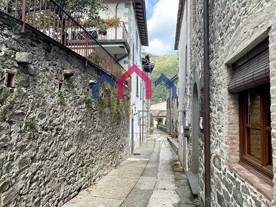 Immagine 7 di Casa semindipendente in vendita  a Pescaglia