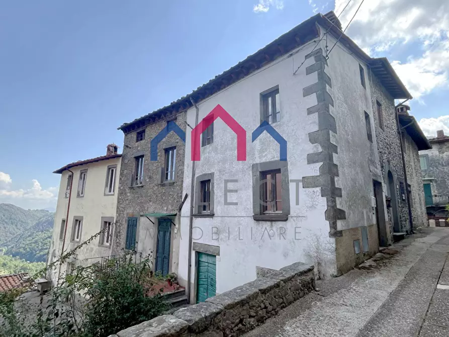 Immagine 2 di Casa semindipendente in vendita  a Pescaglia