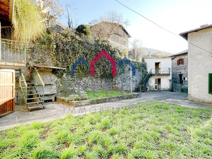 Immagine 5 di Casa semindipendente in vendita  a Sillano Giuncugnano