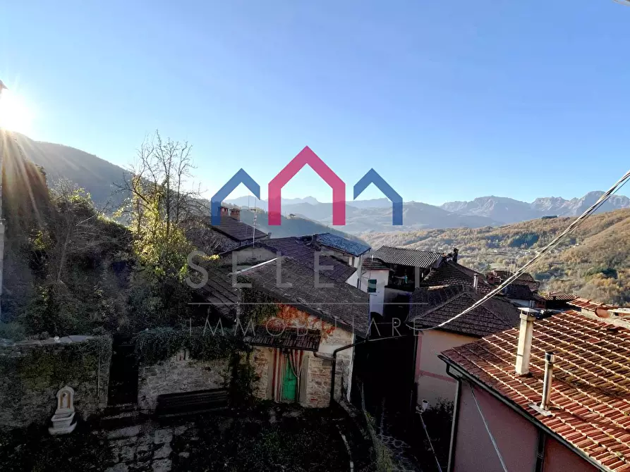 Immagine 13 di Casa semindipendente in vendita  a Sillano Giuncugnano