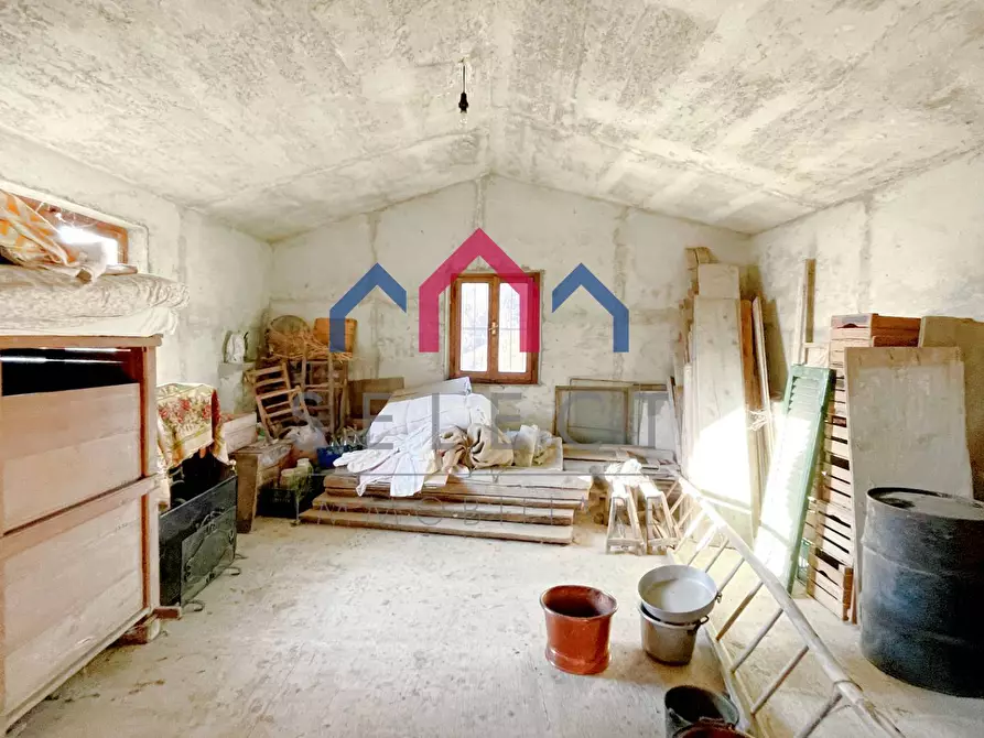 Immagine 81 di Casa semindipendente in vendita  a Sillano Giuncugnano