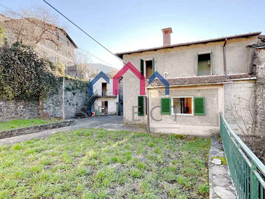 Immagine 19 di Casa semindipendente in vendita  a Sillano Giuncugnano