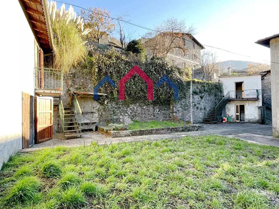 Immagine 28 di Casa semindipendente in vendita  a Sillano Giuncugnano