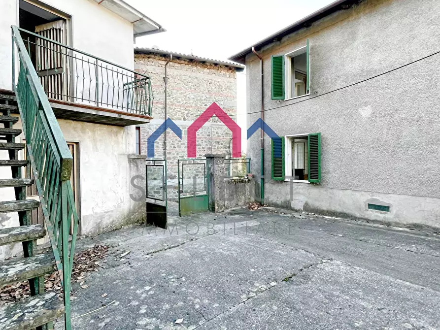 Immagine 21 di Casa semindipendente in vendita  a Sillano Giuncugnano