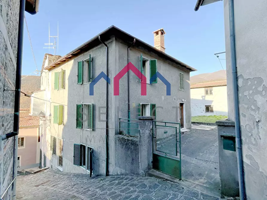 Immagine 6 di Casa semindipendente in vendita  a Sillano Giuncugnano