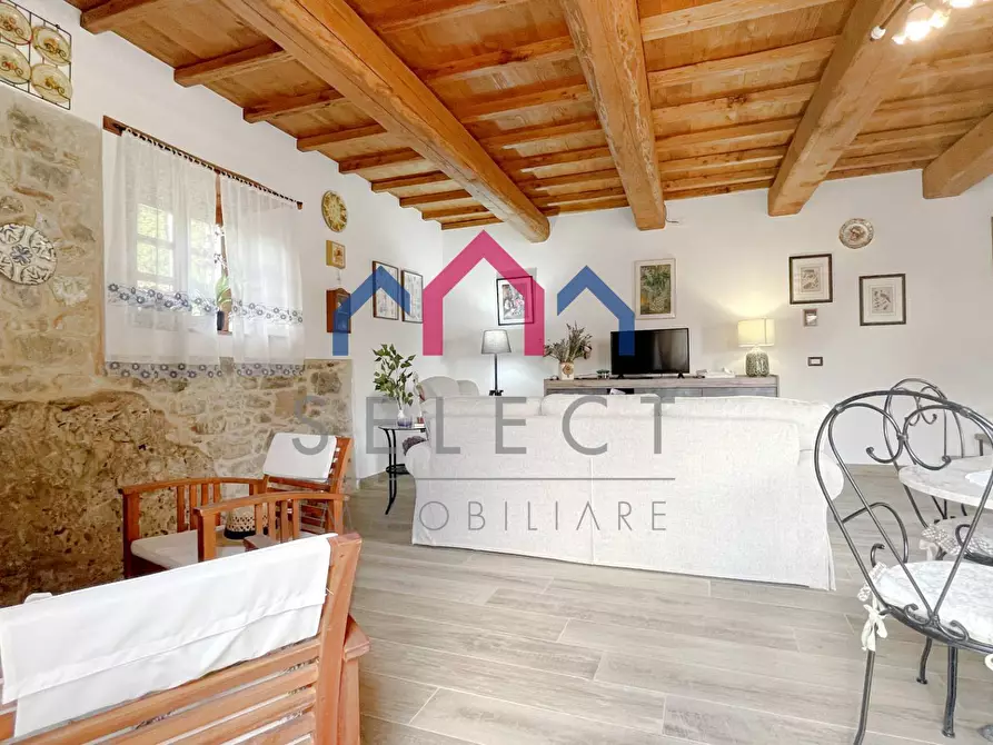 Immagine 27 di Rustico / casale in vendita  a Pescaglia