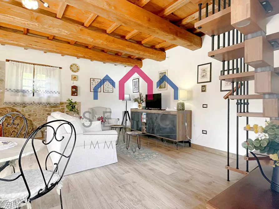 Immagine 34 di Rustico / casale in vendita  a Pescaglia