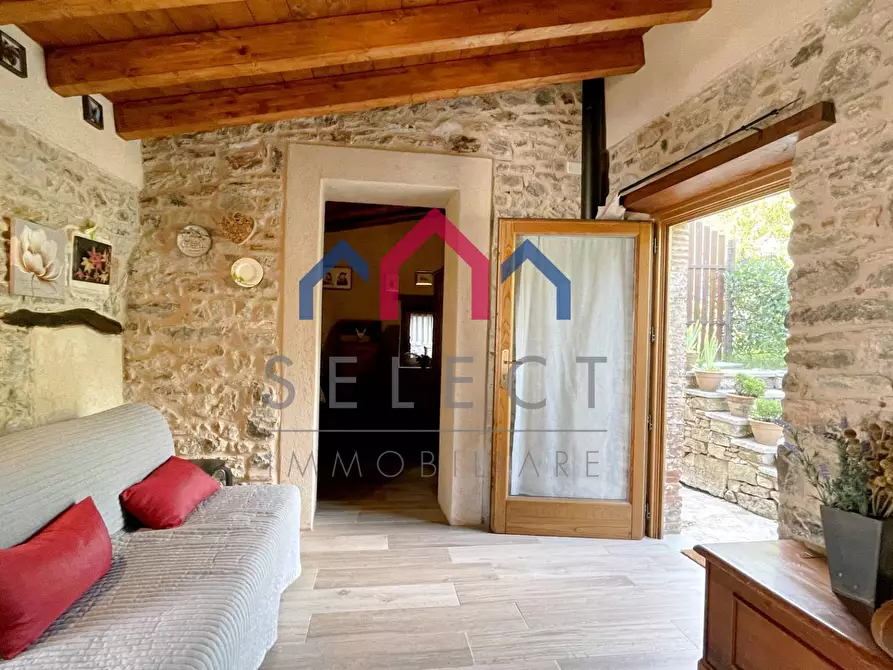 Immagine 73 di Rustico / casale in vendita  a Pescaglia