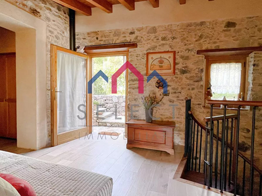 Immagine 72 di Rustico / casale in vendita  a Pescaglia