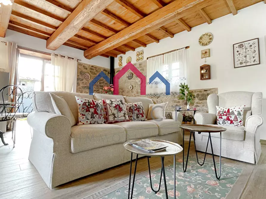 Immagine 32 di Rustico / casale in vendita  a Pescaglia