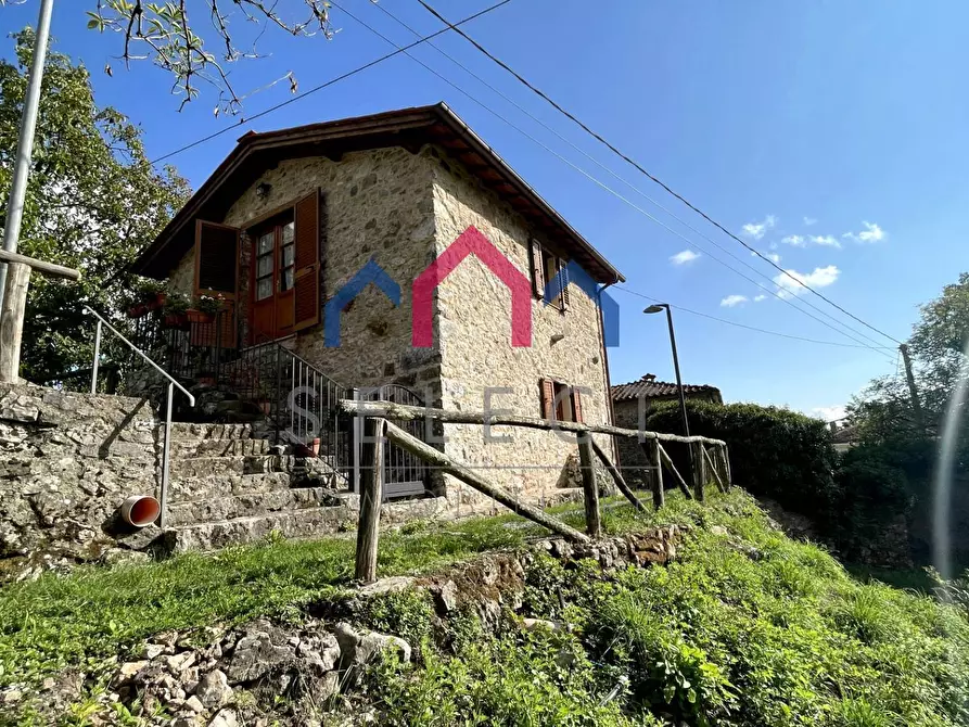 Immagine 91 di Rustico / casale in vendita  a Pescaglia