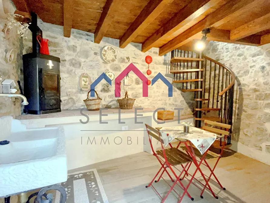 Immagine 77 di Rustico / casale in vendita  a Pescaglia