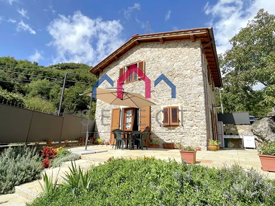 Immagine 9 di Rustico / casale in vendita  a Pescaglia