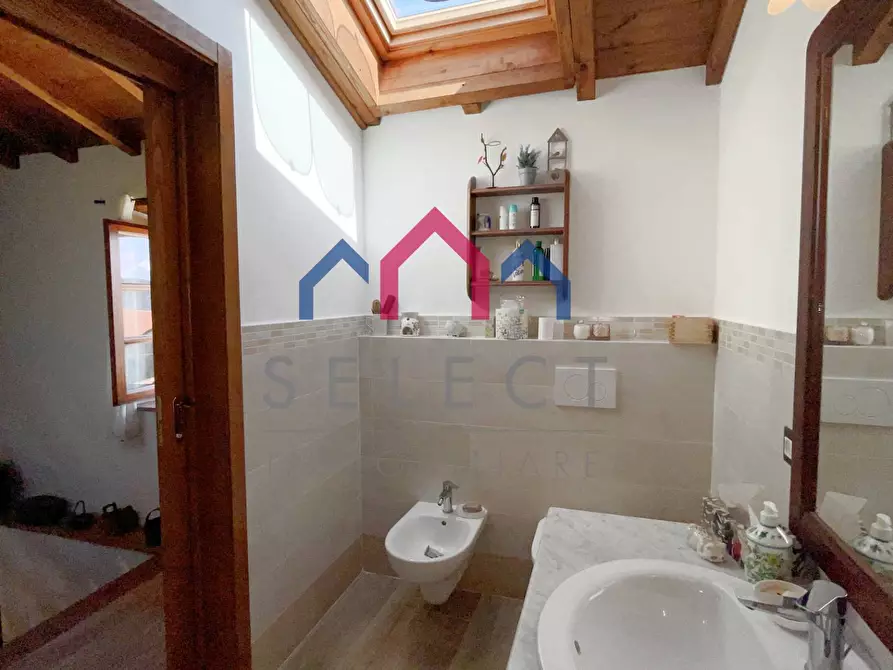 Immagine 40 di Rustico / casale in vendita  a Pescaglia