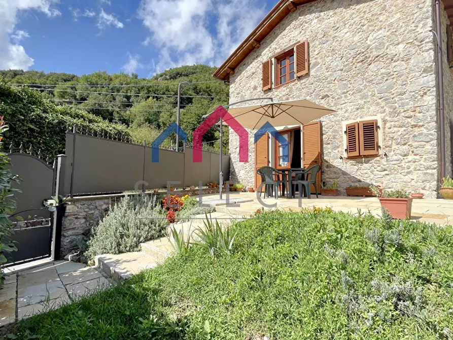 Immagine 7 di Rustico / casale in vendita  a Pescaglia