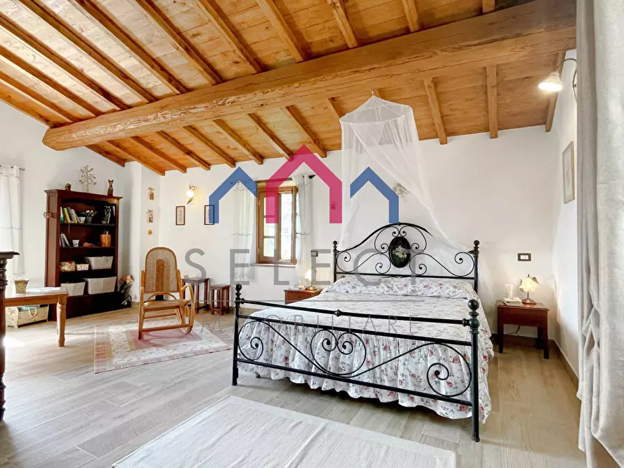 Immagine 46 di Rustico / casale in vendita  a Pescaglia