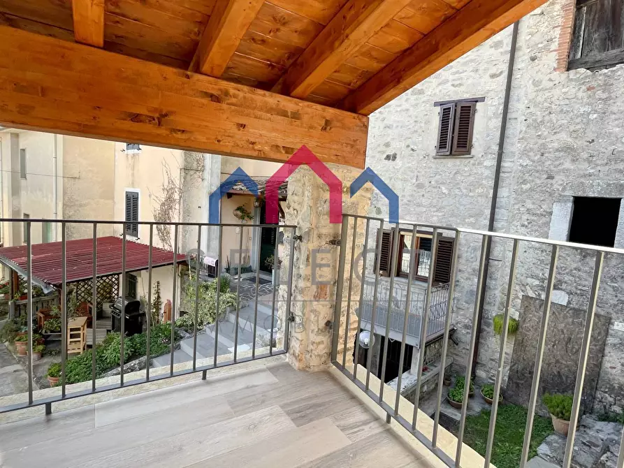 Immagine 75 di Rustico / casale in vendita  a Pescaglia
