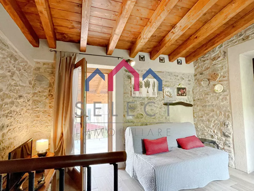 Immagine 71 di Rustico / casale in vendita  a Pescaglia