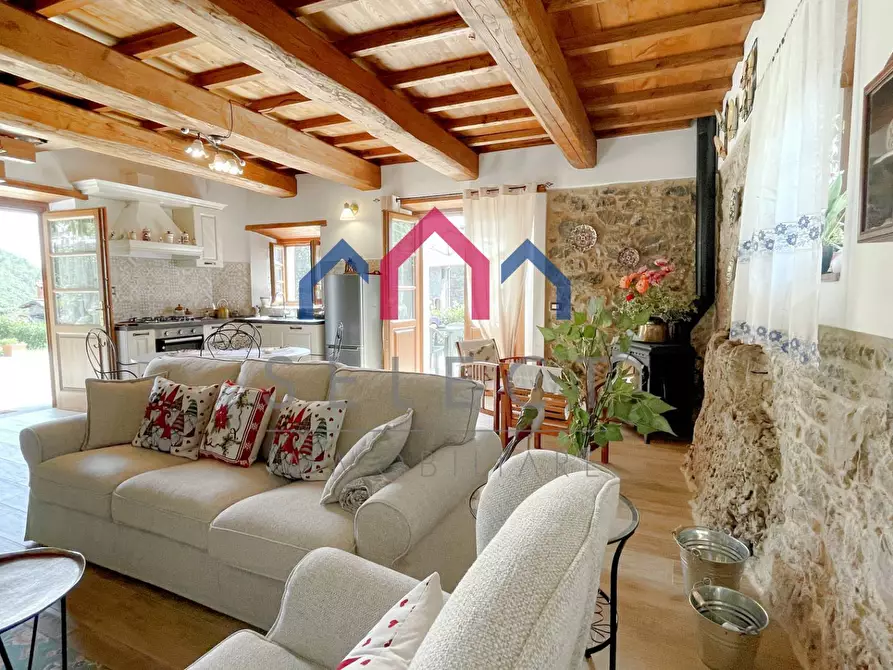 Immagine 18 di Rustico / casale in vendita  a Pescaglia