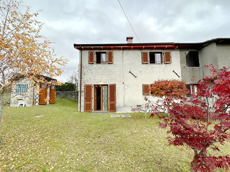 Immagine 43 di Casa semindipendente in vendita  a Castelnuovo Di Garfagnana