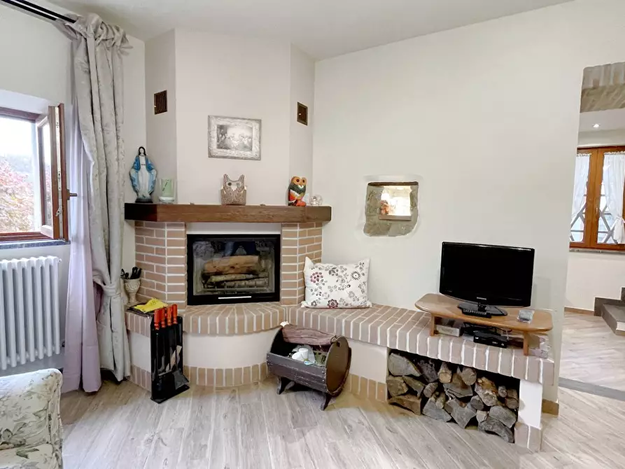 Immagine 33 di Casa semindipendente in vendita  a Castelnuovo Di Garfagnana