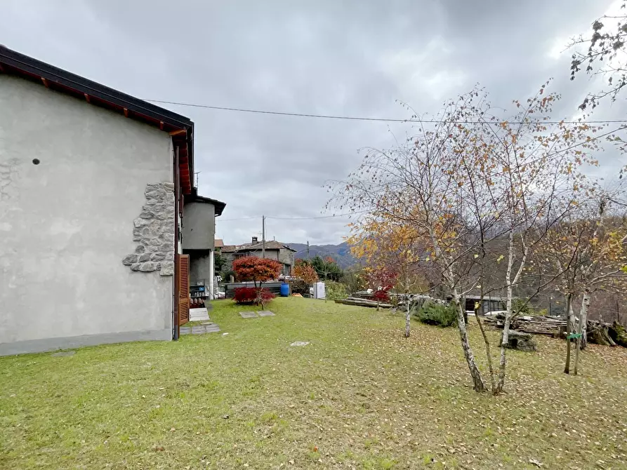 Immagine 46 di Casa semindipendente in vendita  a Castelnuovo Di Garfagnana