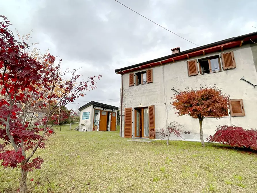 Immagine 4 di Casa semindipendente in vendita  a Castelnuovo Di Garfagnana