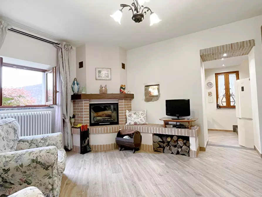 Immagine 30 di Casa semindipendente in vendita  a Castelnuovo Di Garfagnana