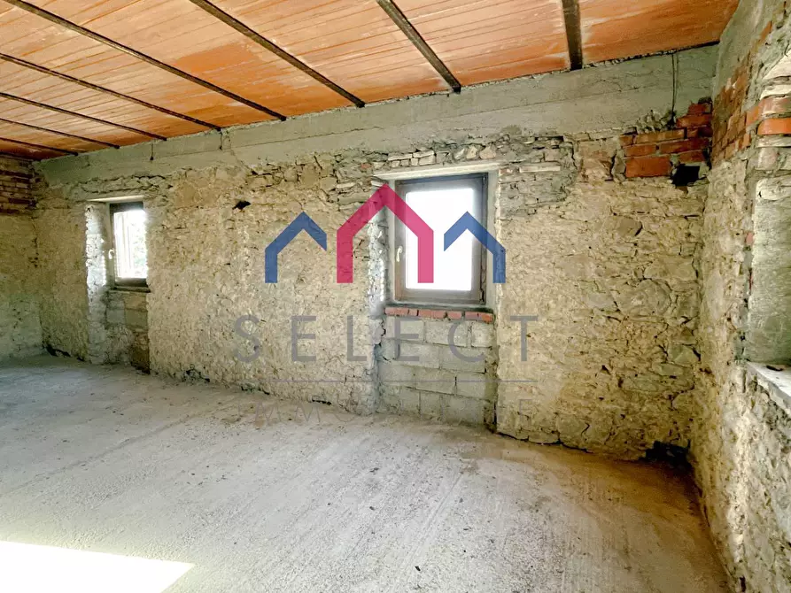 Immagine 22 di Casa semindipendente in vendita  a Castelnuovo Di Garfagnana