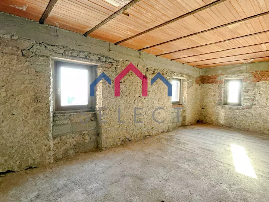 Immagine 28 di Casa semindipendente in vendita  a Castelnuovo Di Garfagnana