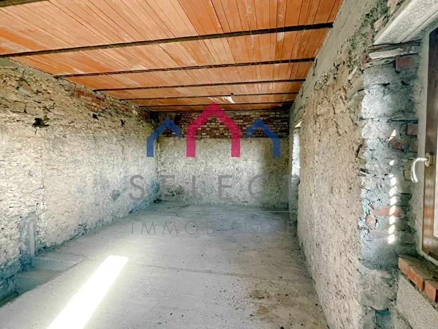 Immagine 24 di Casa semindipendente in vendita  a Castelnuovo Di Garfagnana