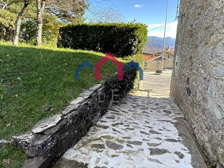 Immagine 5 di Casa semindipendente in vendita  a Castelnuovo Di Garfagnana
