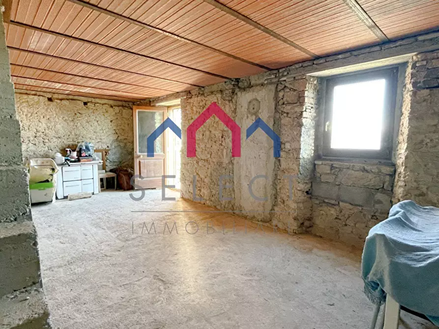 Immagine 18 di Casa semindipendente in vendita  a Castelnuovo Di Garfagnana