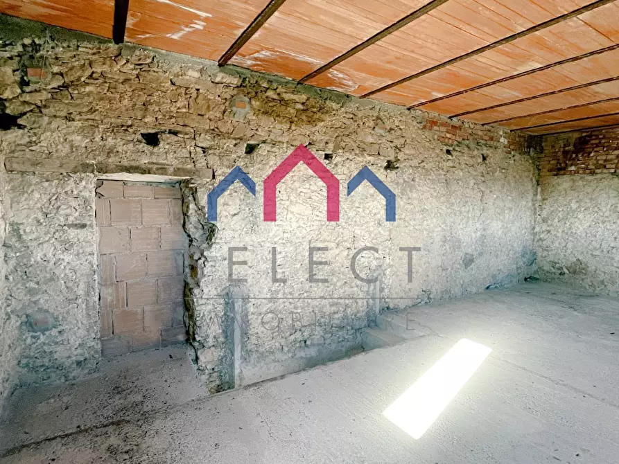 Immagine 25 di Casa semindipendente in vendita  a Castelnuovo Di Garfagnana