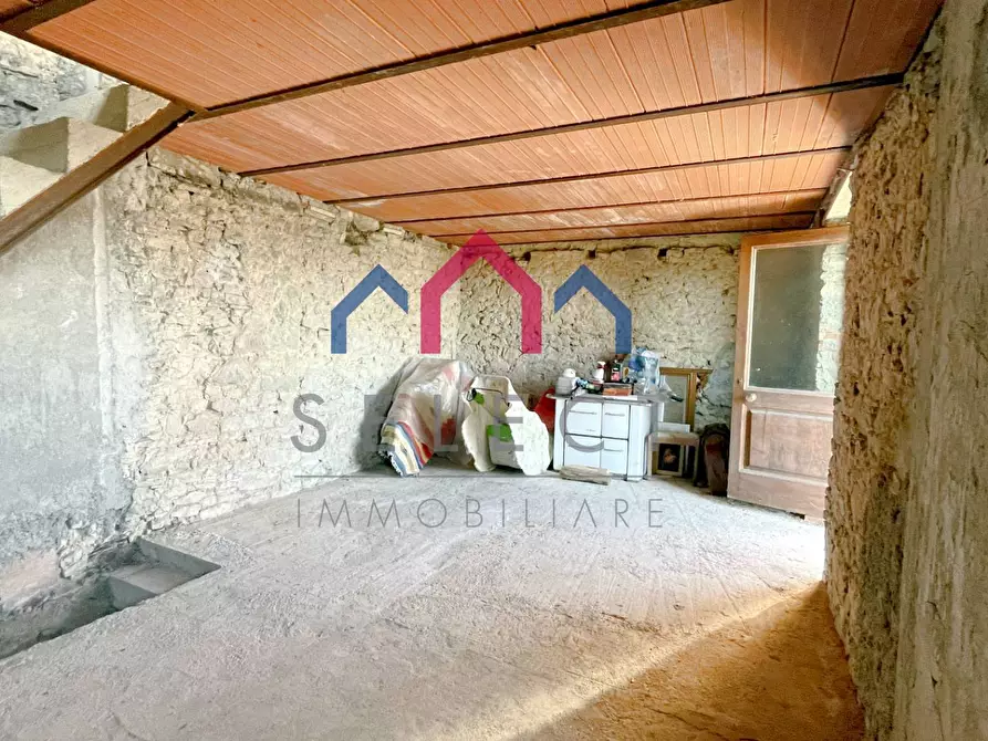 Immagine 21 di Casa semindipendente in vendita  a Castelnuovo Di Garfagnana