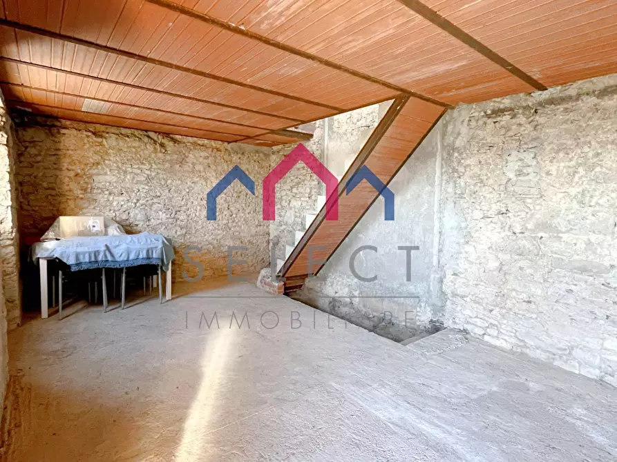 Immagine 15 di Casa semindipendente in vendita  a Castelnuovo Di Garfagnana