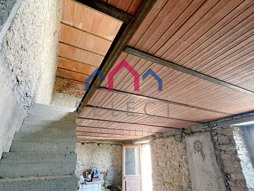 Immagine 19 di Casa semindipendente in vendita  a Castelnuovo Di Garfagnana