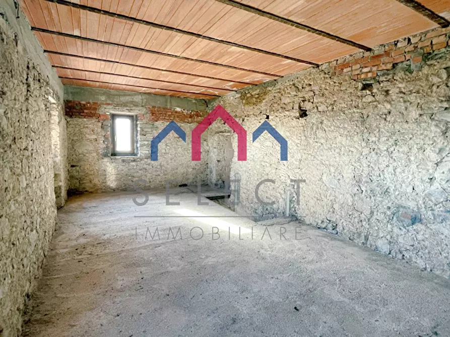 Immagine 26 di Casa semindipendente in vendita  a Castelnuovo Di Garfagnana