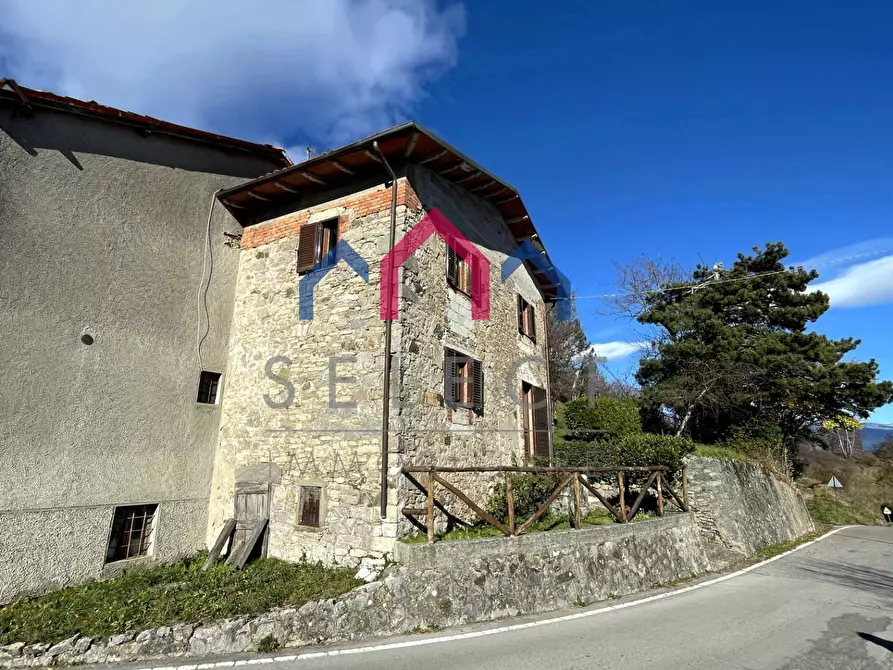 Immagine 3 di Casa semindipendente in vendita  a Castelnuovo Di Garfagnana